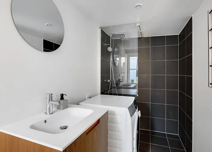 Regent 6- Cozy 1-bdr With Terrace In The Centre Of