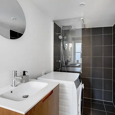 Sanders Regent 6- Cozy 1-bdr With Terrace In The Centre Of