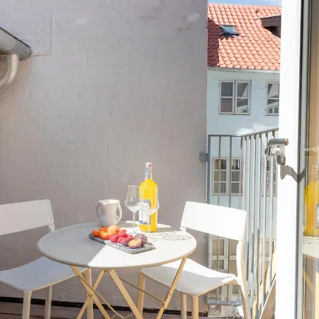 Regent 6- Cozy 1-bdr With Terrace In The Centre Of
