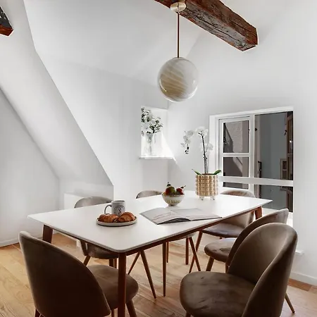Regent 6- Cozy 1-bdr With Terrace In The Centre Of *